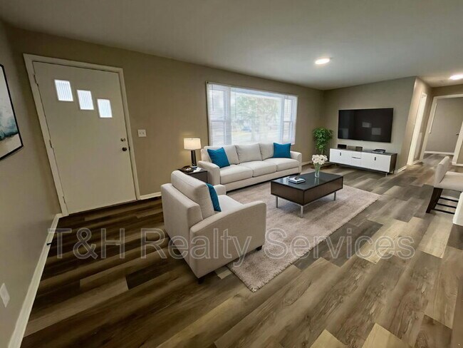 Building Photo - 725 Isabelle Dr