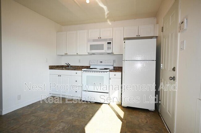 Building Photo - 471 S Lyon St