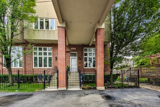 Building Photo - 4915 W Gunnison St