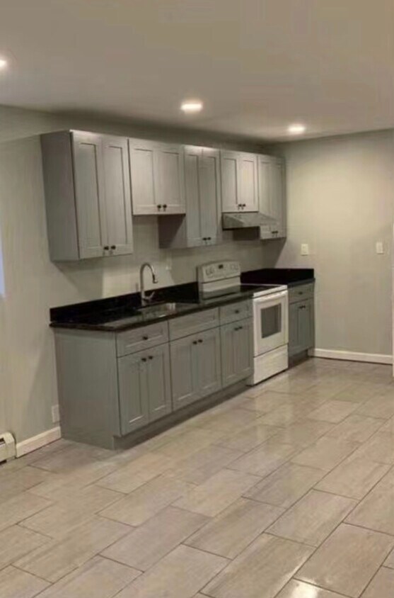 184 Hamilton St Unit B, Providence, RI 02907 Apartments in Providence, RI