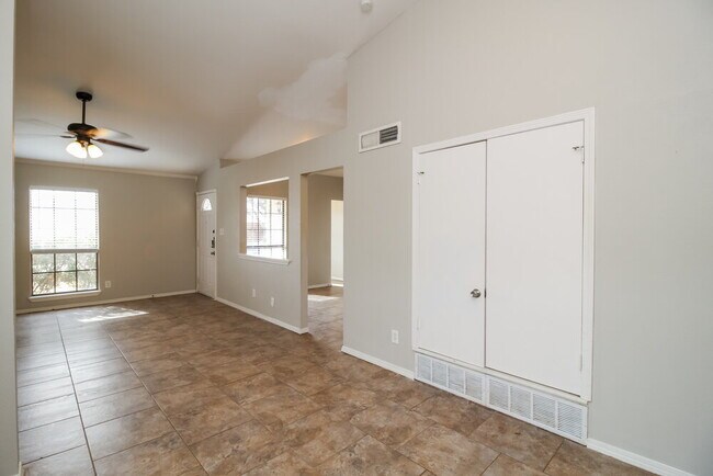 Foto del edificio - 5609 Powers St