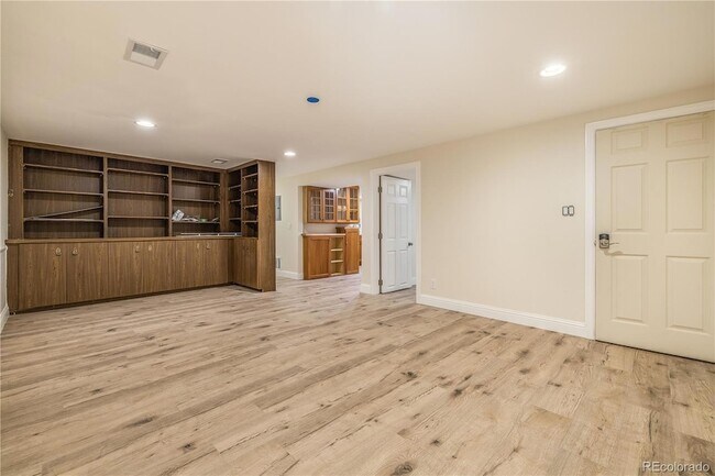 Foto del edificio - 6622 Harlan St