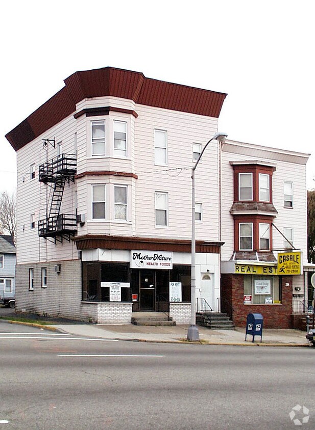 Primary Photo - 40 Washington Ave