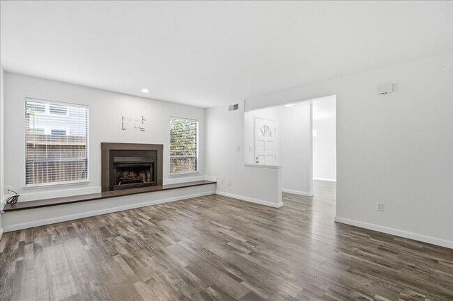 Building Photo - 1515 Hood Rd