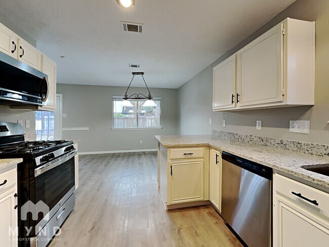 Foto del edificio - 19931 Bambiwoods Dr