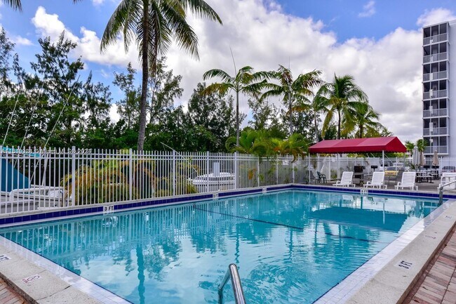 Foto del edificio - 3660 NE 166th St