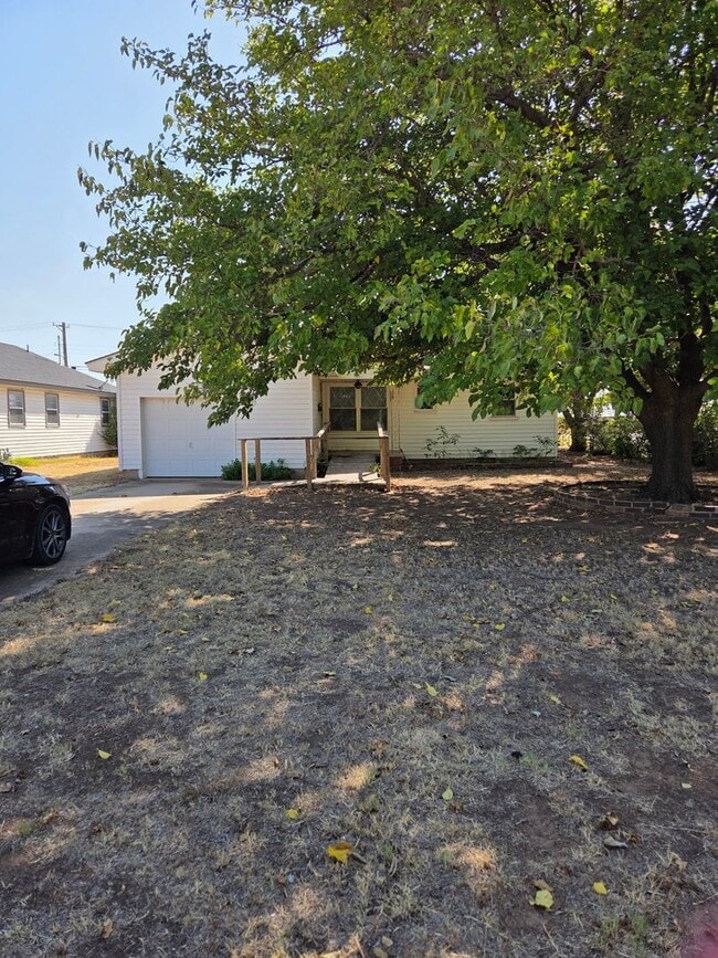 Building Photo - 516 S Park Ln