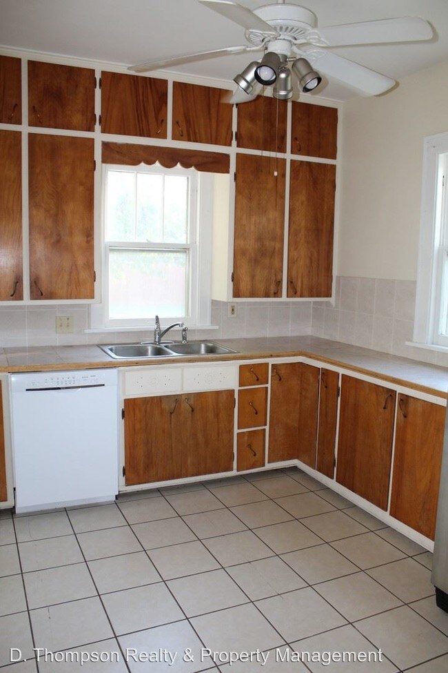 Building Photo - 3 br, 1.5 bath House - 6702 Florence Blvd