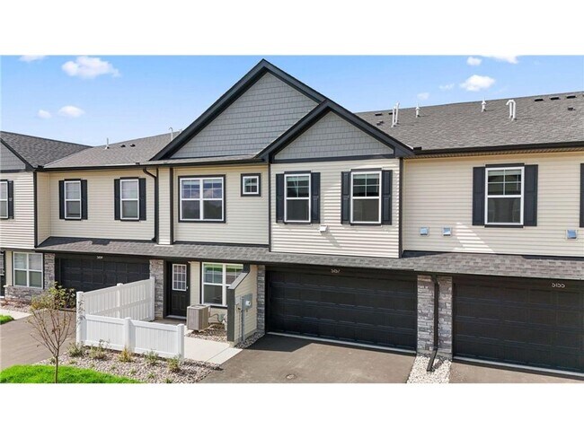 Foto del edificio - Brand New, New Construction! 3 Bed/2.5 Bath Townhouse- Available Now!