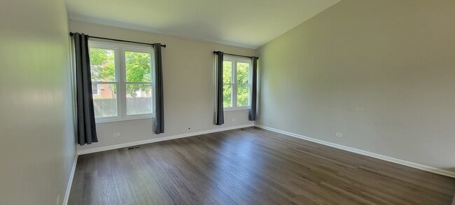Building Photo - 336 Burr Oak Cir