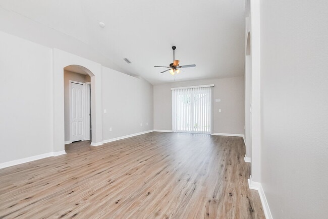 Foto del edificio - 12724 Lake Vista Dr