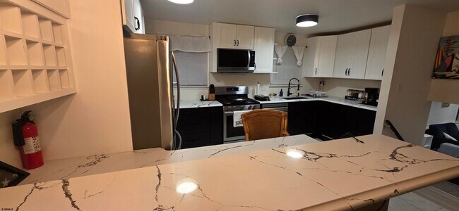 Foto del edificio - 512 N Somerset Ave