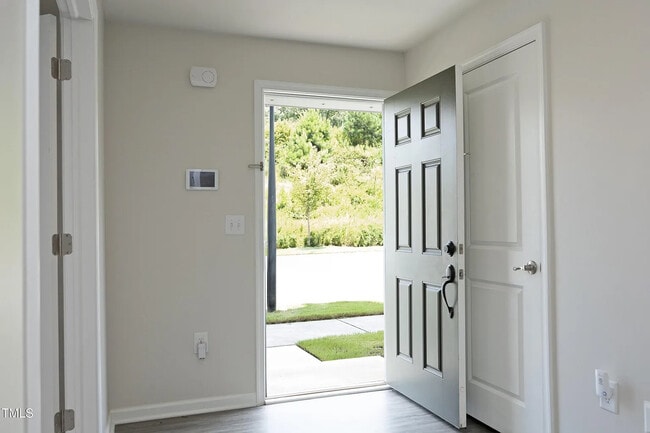 Building Photo - Room in Townhome on Excelsior Grand Ave