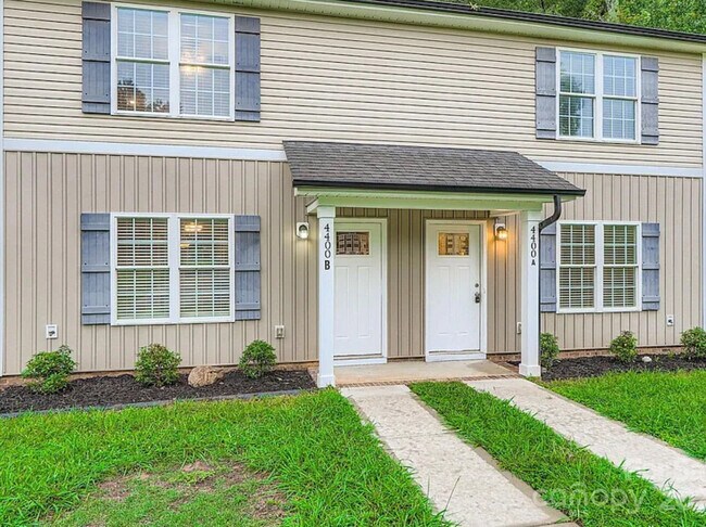 Building Photo - 4400 Tantilla Cir