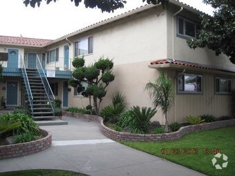 Foto principal - 766 Central Ave