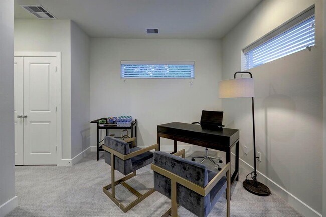 Foto del edificio - 2204 Penny Derrick Ln