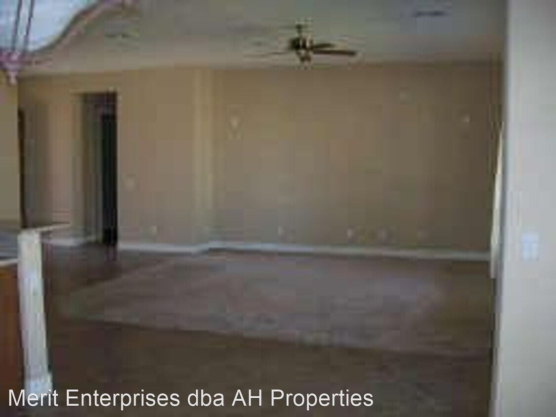Foto del edificio - 4 br, 2.5 bath House - 4240 S SUMMIT ST