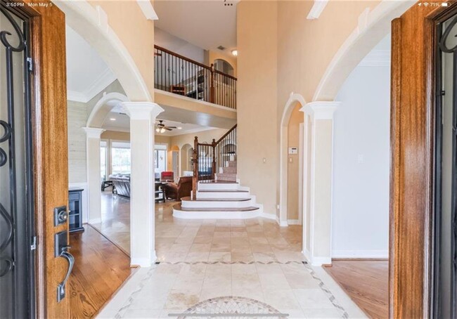 Building Photo - 18422 Windsor Lakes Dr