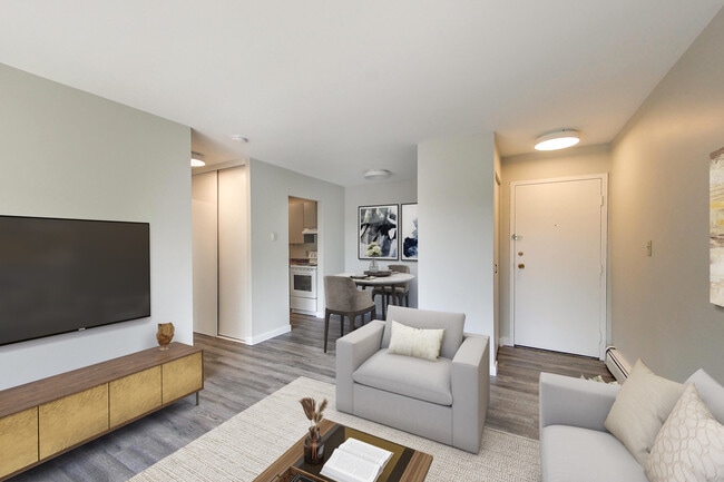 Building Photo - Recently Renovated 1 Bedroom 1 Bathroom Apartment!