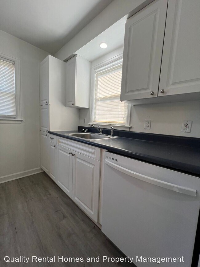 Building Photo - 2 br, 1 bath House - 960 Salisbury Ave