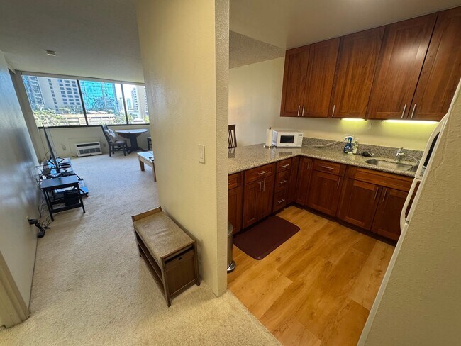 Building Photo - Available Now! Furnished Downtown 1 Bed/ 1 Bath Condo with A/C & Pool at Kukui Plaza