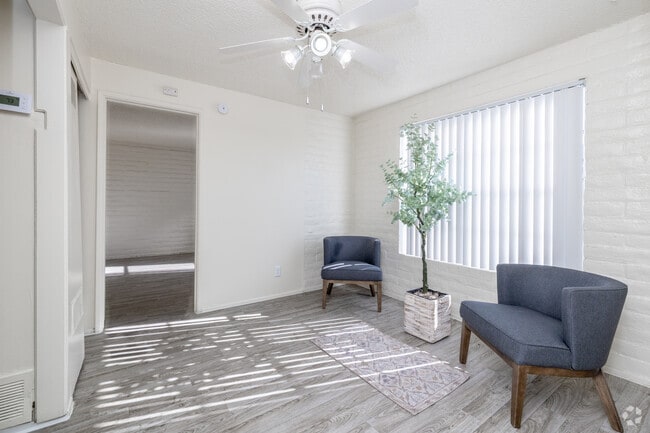 1BR, 1BA - 662SF - Dining Room - Campbell Ranch Apartments