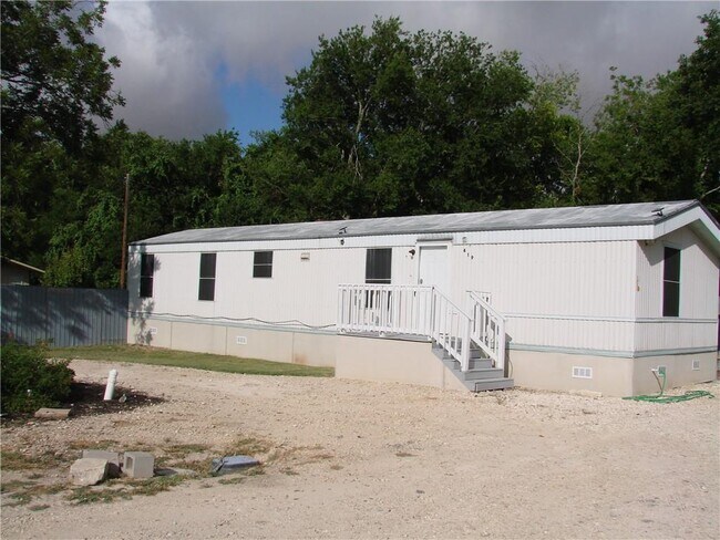 Building Photo - 419 Kimble St