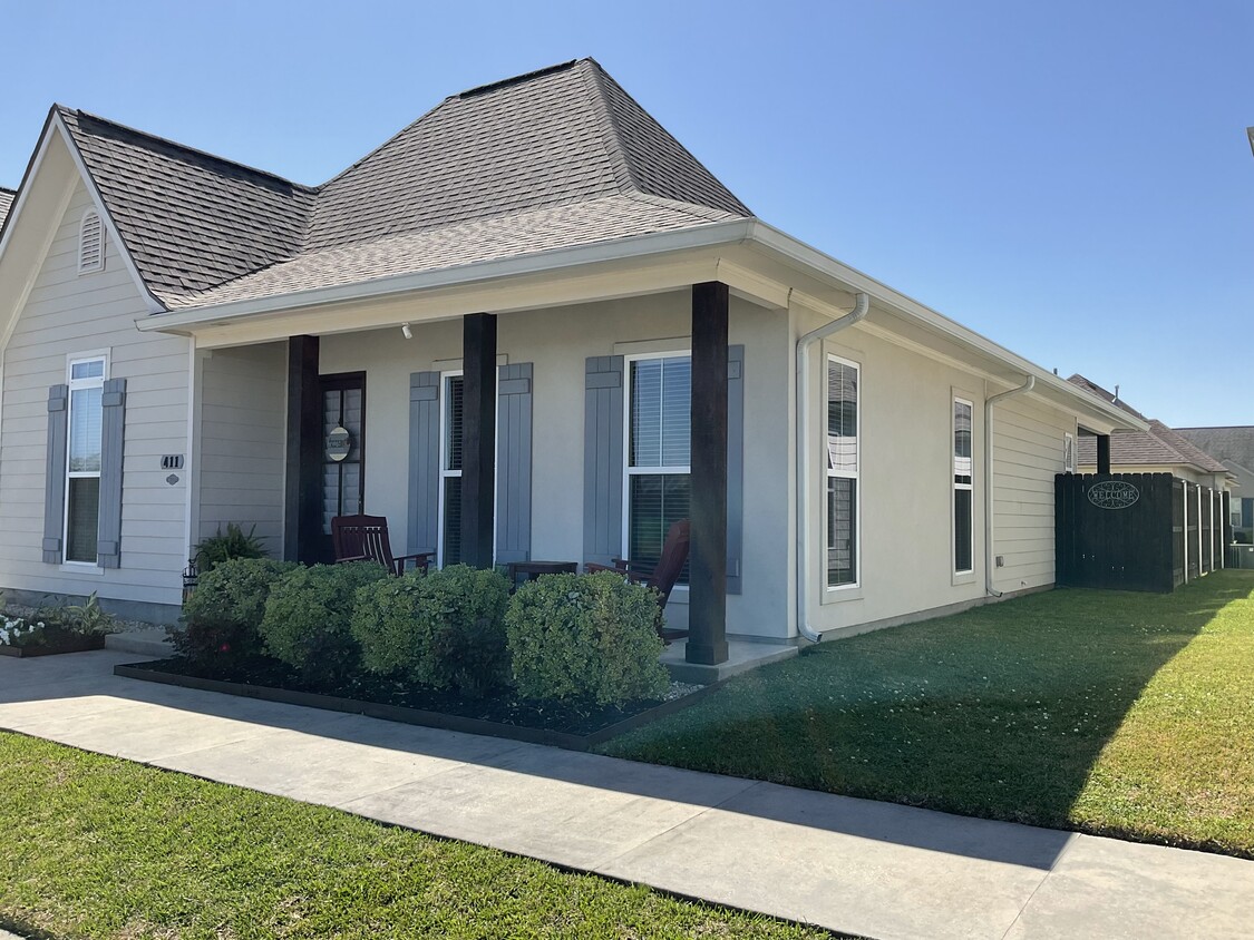 411 Parker Ln, Youngsville, LA 70592 House for Rent in Youngsville