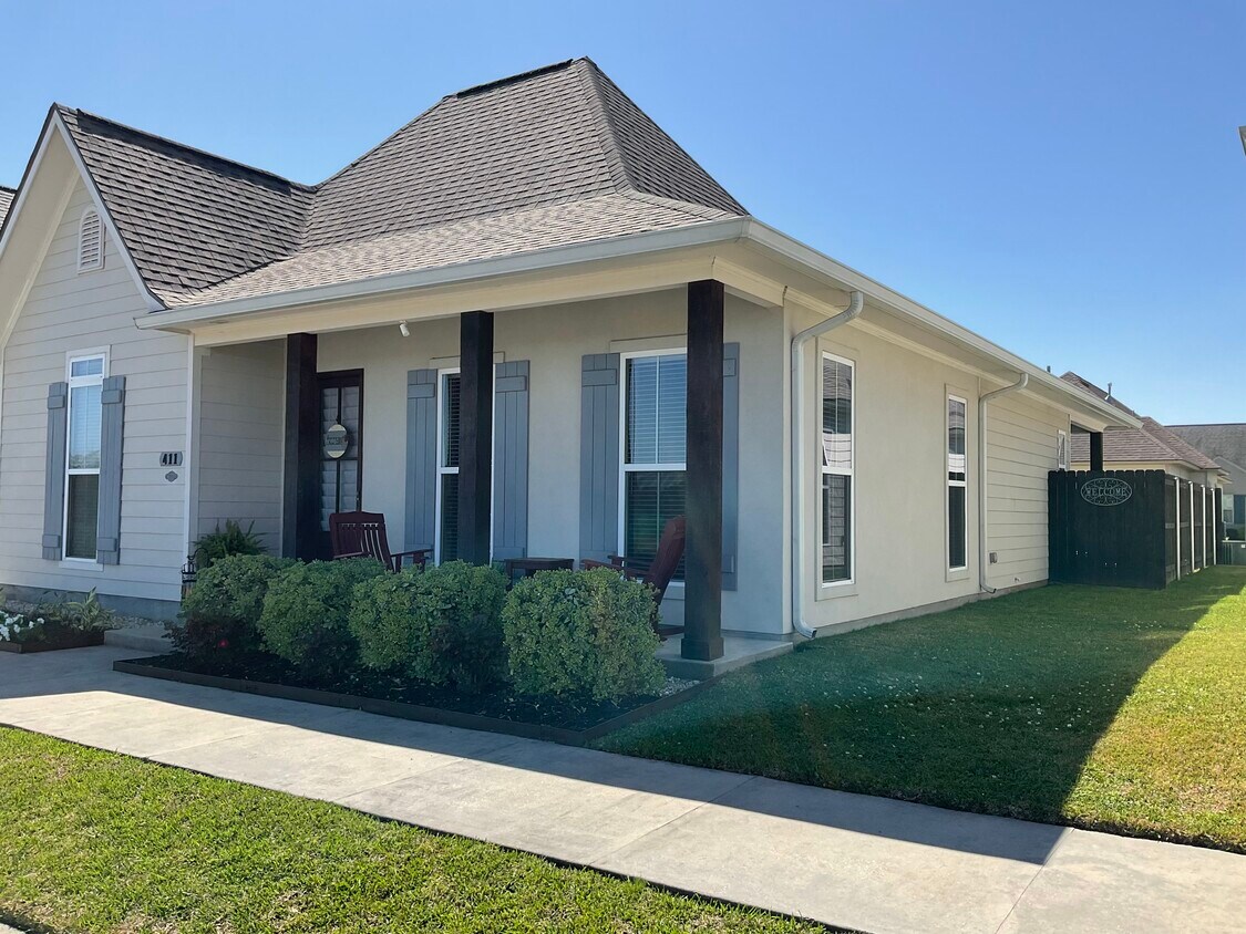 411 Parker Ln, Youngsville, LA 70592 House for Rent in Youngsville
