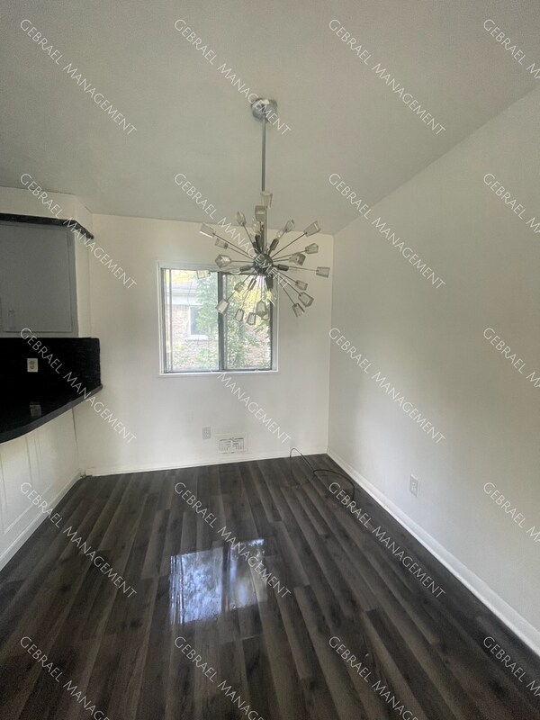 Foto del edificio - 808 Chatham Dr