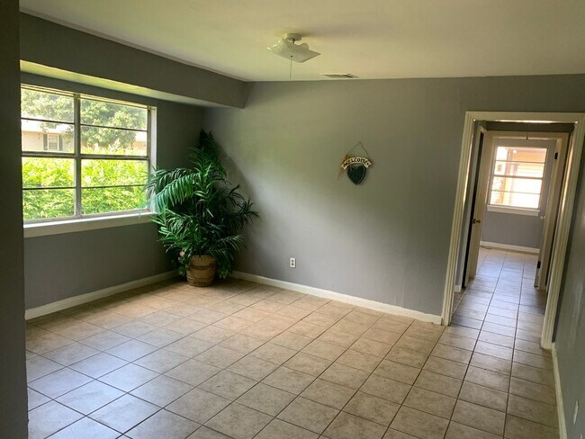 Foto del edificio - 3003 Hillcrest Ave