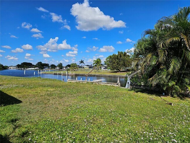 Foto del edificio - 125 Poinsettia Cir NE