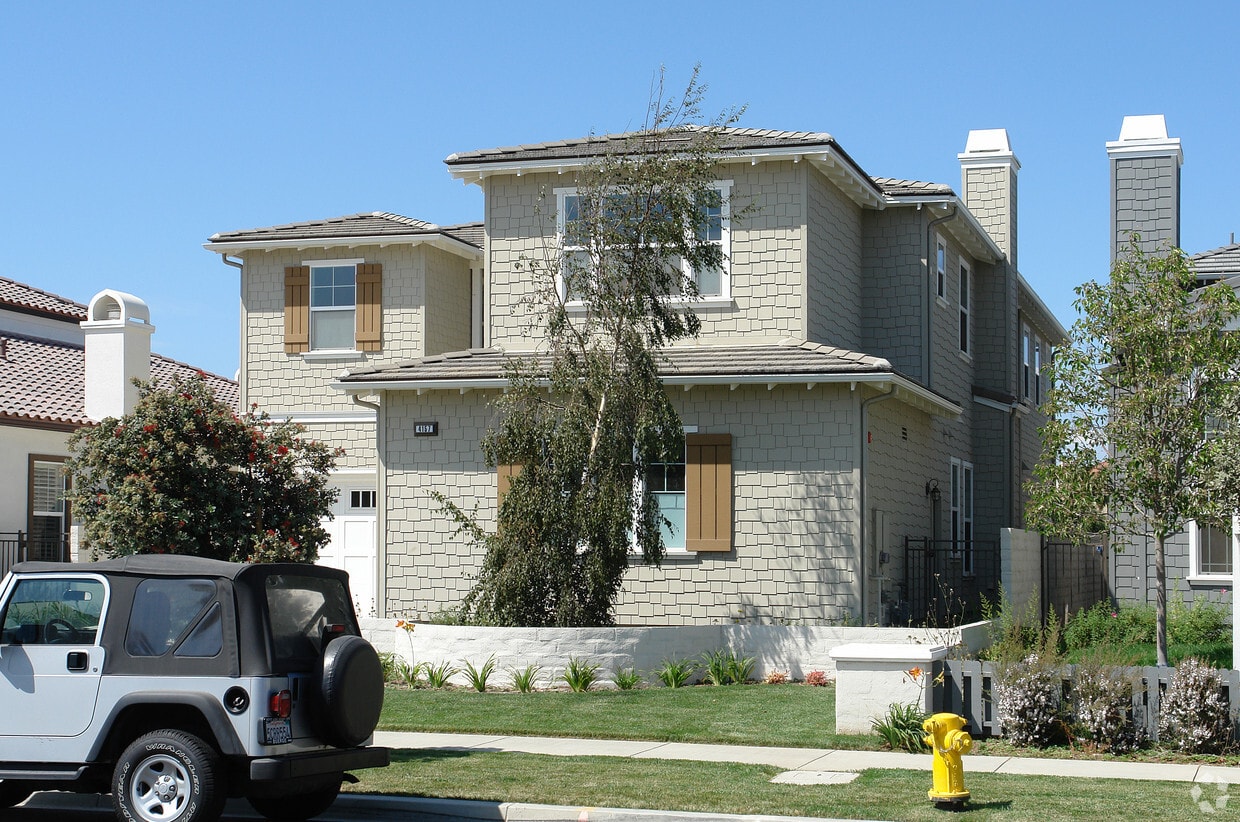 Building Photo - 4157 Hemlock St