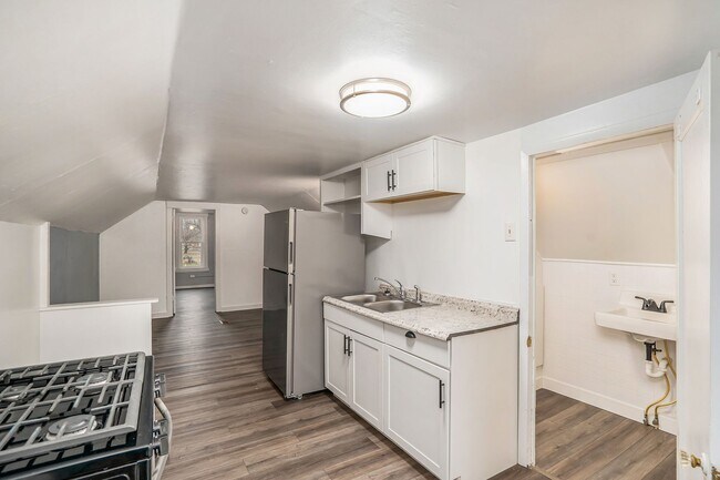 Building Photo - Whittier 3116