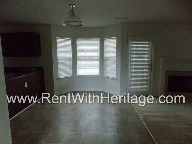 Foto del edificio - GORGEOUS 4 BEDROOM/2.5 BATH HOME!!!!................IN POPULAR VICKERS MILL SUBDIVISION.