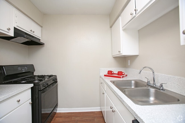 Interior Photo - Watermark at Baytown