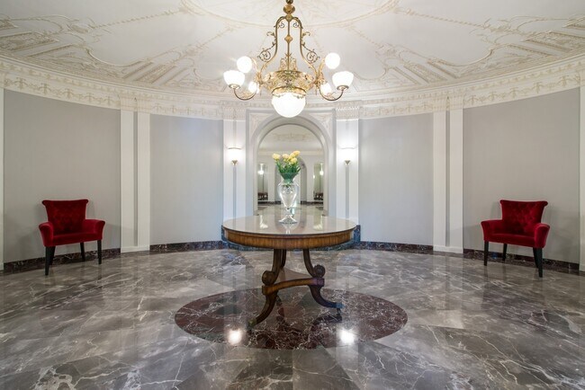 Foto del edificio - 2130 N Lincoln Park W