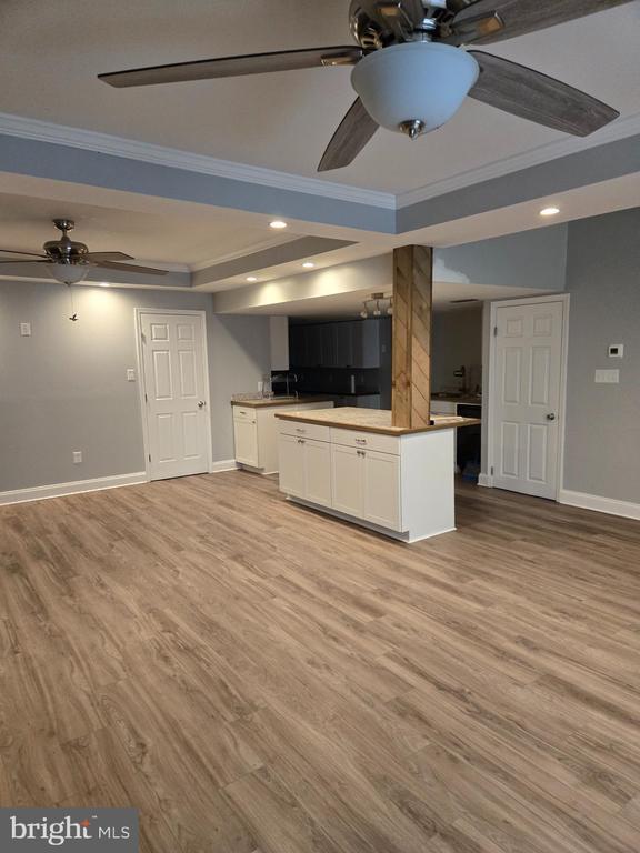 Foto del edificio - 24170 John Cameron Way