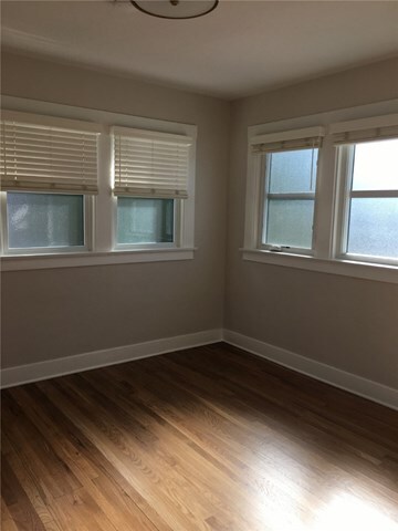 Building Photo - 128 Yale Ave