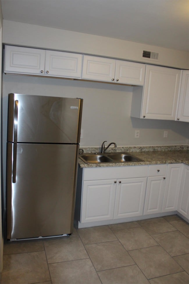 Foto del edificio - 27604 Dartmouth St