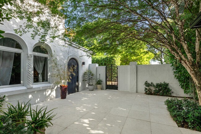 Foto del edificio - 2974 Alton Rd