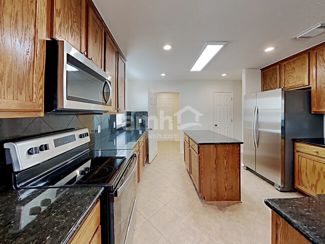 Foto del edificio - 2323 Cool Springs Ln