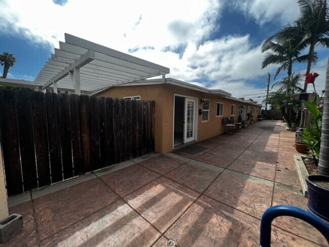Foto del edificio - 2039-2043 Grand Avenue