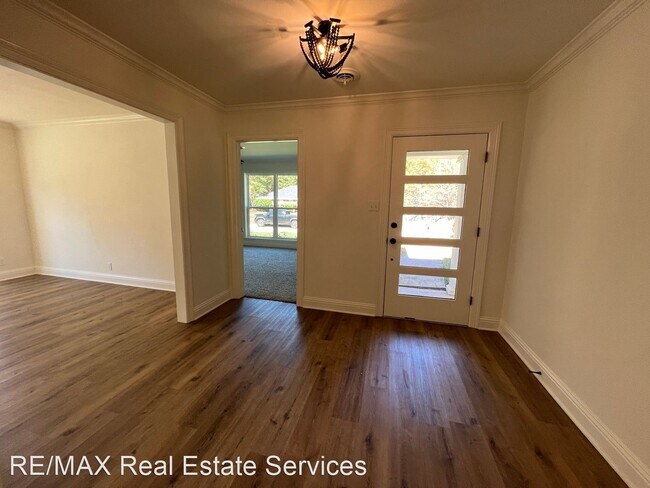 Building Photo - 4 br, 2.5 bath House - 540 Dunmoreland Drive