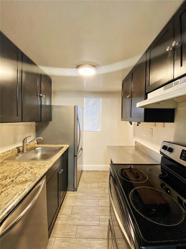 Building Photo - 10901 SW 88th St