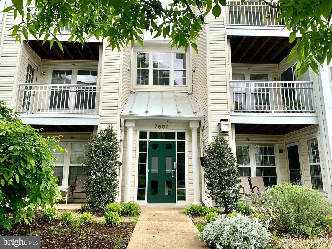 7501E Calderon Ct Unit 245, Alexandria, VA 22306 Condo for Rent in
