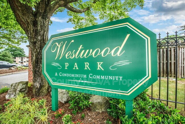 Foto del edificio - 6308 Hil-Mar Dr