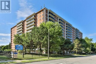 Building Photo - 105 Rowena Dr
