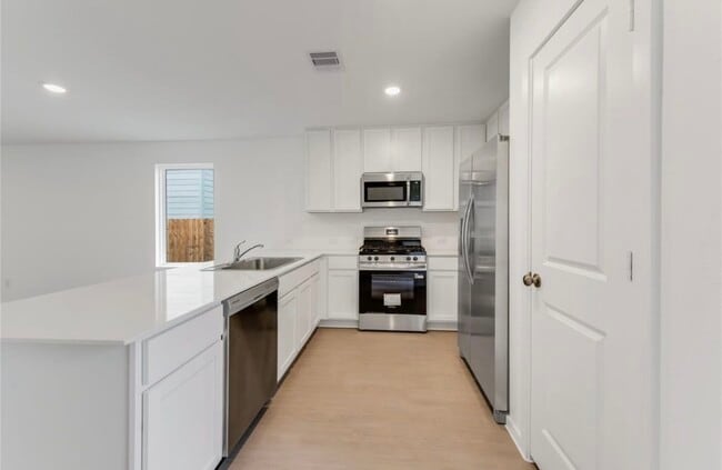 Building Photo - 10475 Cloud Nine Ct