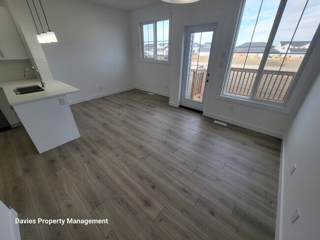 Photo du bâtiment - 7110 Keswick Dr SW